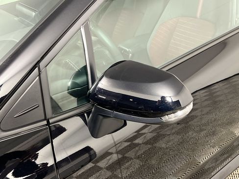 Used 2025 Toyota Corolla SE image 13