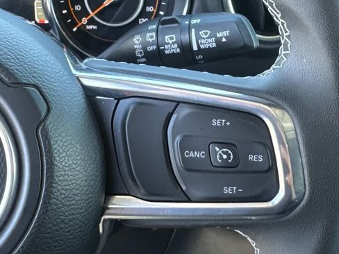 Used 2023 Jeep Wrangler Unlimited Sahara w/ LED Lighting Group AWD/4WD image 9