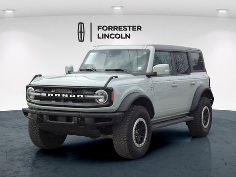 Used 2023 Ford Bronco Outer Banks w/ Sasquatch Package image 7