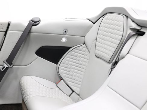 Used 2014 Aston Martin Vanquish Volante RWD image 52