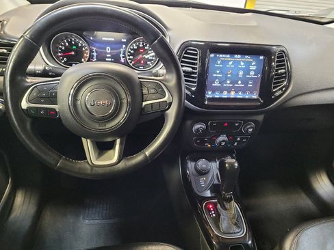 Used 2018 Jeep Compass Limited w/ Navigation Group AWD/4WD image 22