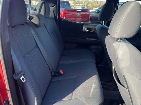 Certified 2018 Toyota Tacoma TRD Off-Road image 22