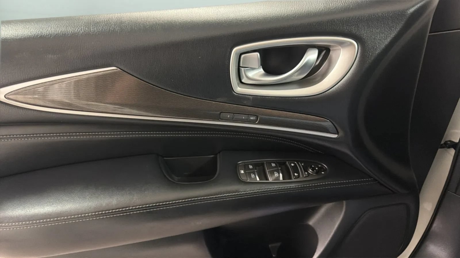 Used 2016 INFINITI QX60 FWD w/ Premium Plus Package image 17