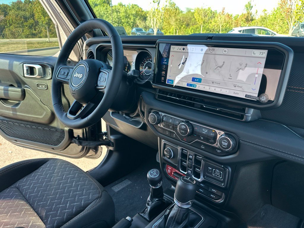 New 2026 Jeep Gladiator Mojave AWD/4WD image 32