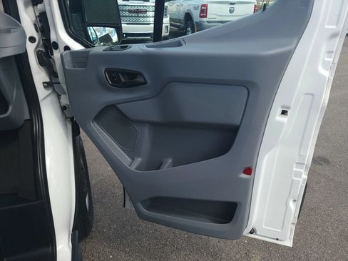 Used 2017 Ford Transit 150 XL RWD image 10