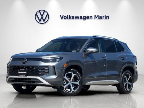 New 2026 Volkswagen Tiguan SE AWD/4WD image 1