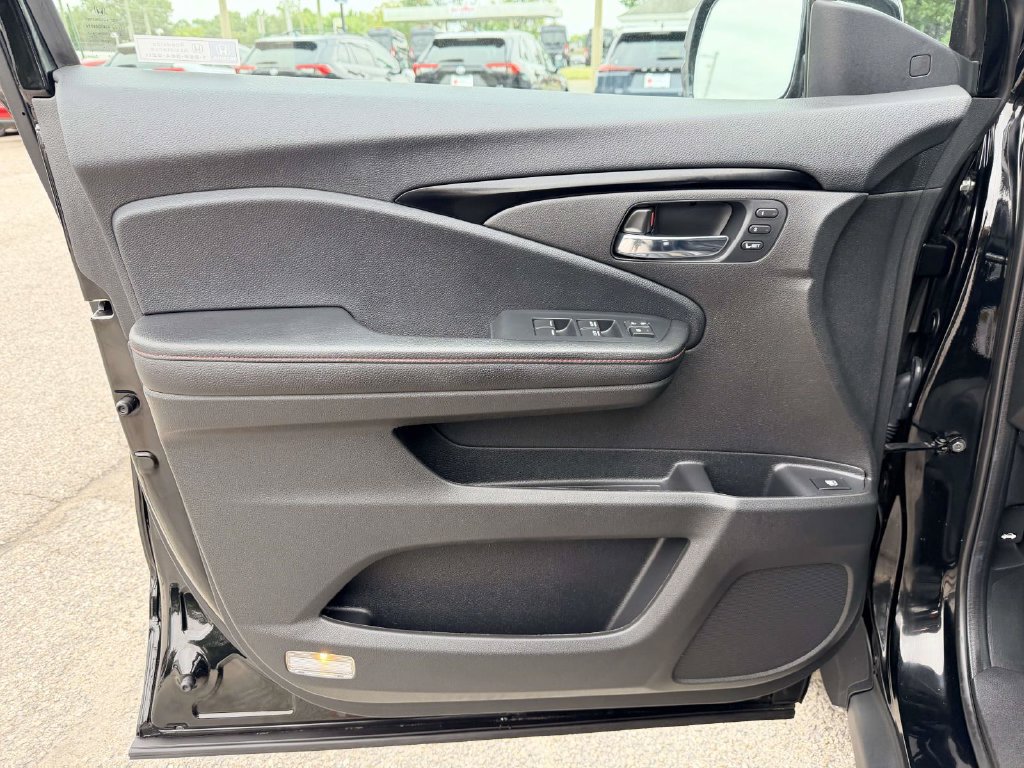 Used 2023 Honda Ridgeline Black Edition image 16