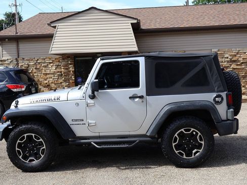 Used 2012 Jeep Wrangler Sport AWD/4WD image 6