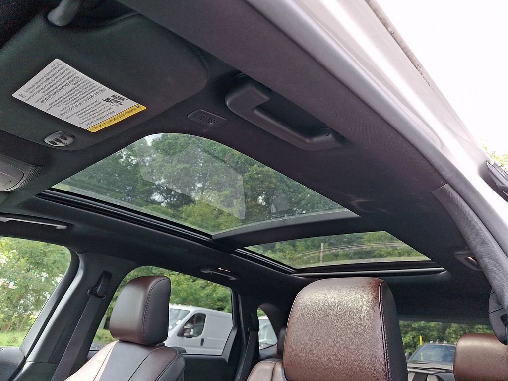 Used 2020 Ford Edge Titanium w/ Equipment Group 301A AWD/4WD image 14