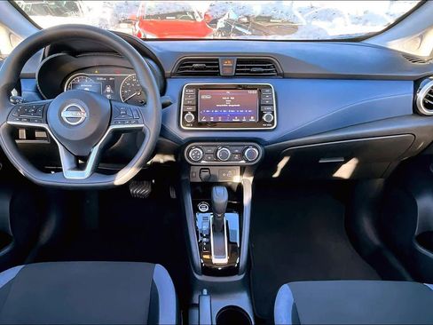 Used 2025 Nissan Versa SV image 15
