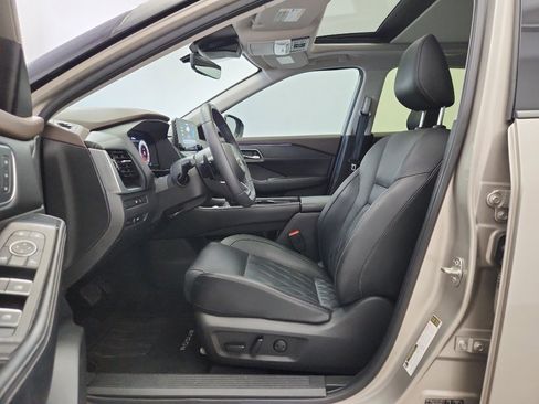 Used 2023 Nissan Rogue Platinum w/ Platinum Premium Package FWD image 6