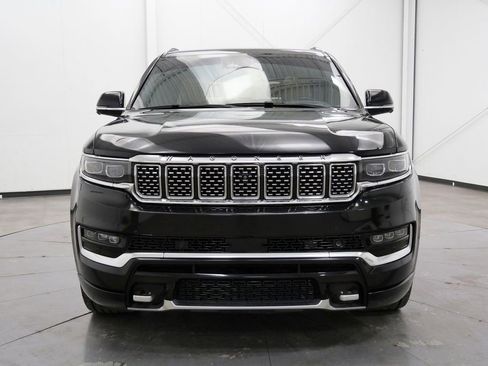 Used 2022 Jeep Grand Wagoneer Series III w/ Rear Seat Video Group 1 AWD/4WD image 2