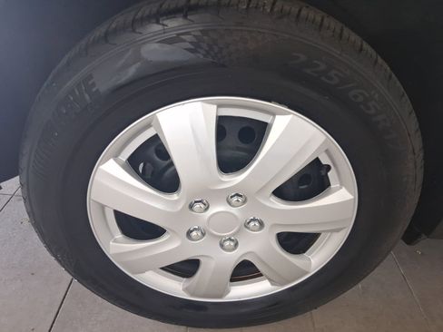 Used 2018 Nissan Rogue S AWD/4WD image 12