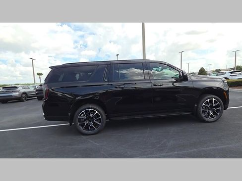 New 2026 Chevrolet Suburban RST w/ Comfort Package RWD image 19