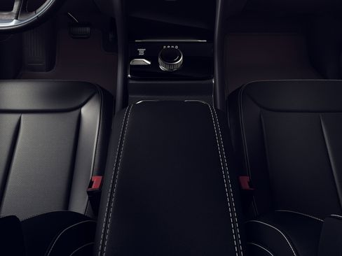 New 2026 Jeep Grand Cherokee L Limited AWD/4WD image 4