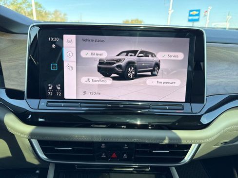 Used 2025 Volkswagen Atlas SE image 25