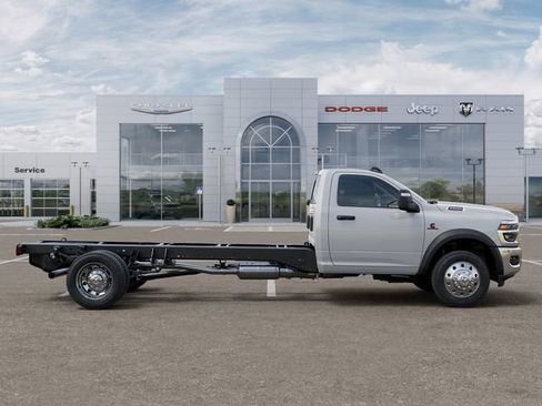 New 2026 RAM 5500 Tradesman w/ Chrome Appearance Group image 21