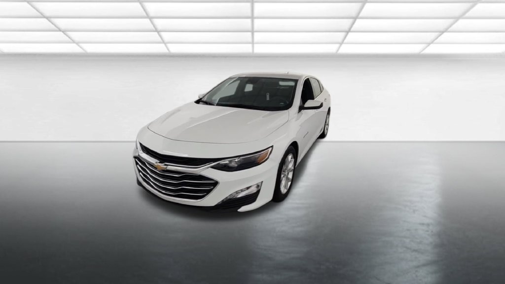 Used 2024 Chevrolet Malibu LT FWD image 2