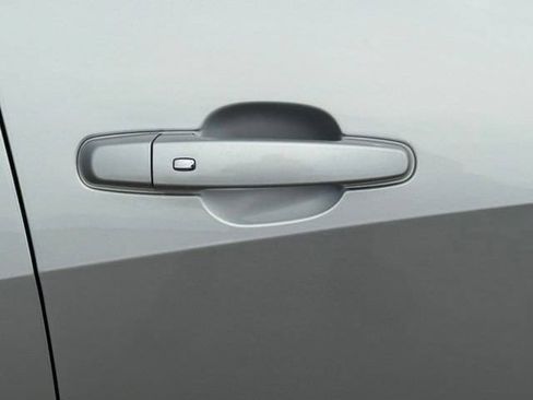 Used 2020 Chevrolet Malibu LT FWD image 12