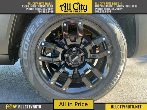 Used 2015 Jeep Renegade Latitude w/ Popular Equipment Group image 11