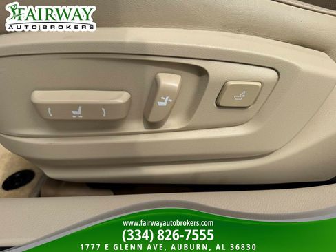 Used 2014 Lexus ES 350 w/ Luxury Package FWD image 16