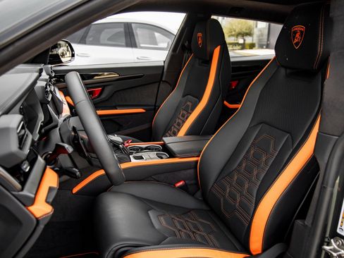 Used 2025 Lamborghini Urus SE image 21
