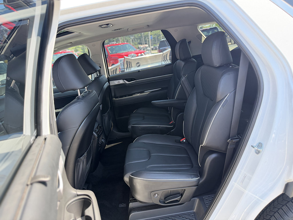 Used 2023 Hyundai Palisade SEL w/ Premium Package AWD/4WD image 11