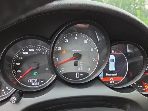 Used 2013 Porsche Cayenne S AWD/4WD image 9