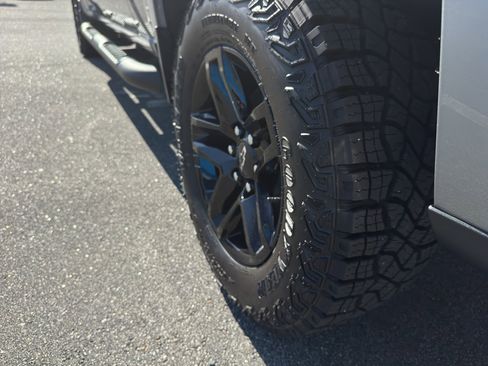 New 2026 Chevrolet Silverado 1500 Custom Trail Boss w/ Dark Appearance Package image 10