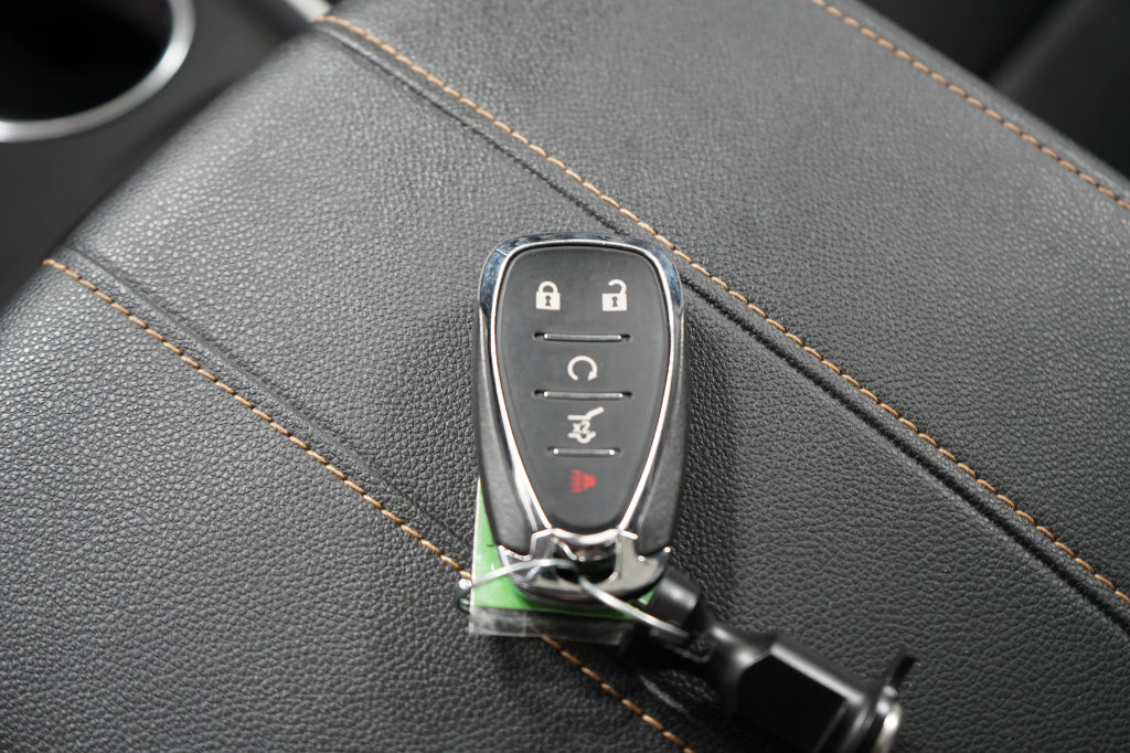 Used 2020 Chevrolet Traverse LT w/ LT Premium Package FWD image 28