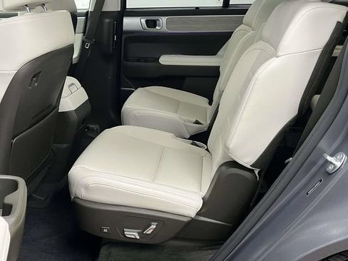 Certified 2025 Hyundai Santa Fe Calligraphy AWD/4WD image 16