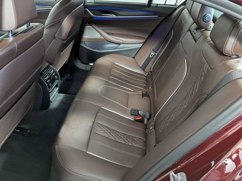 Used 2021 BMW M550i xDrive w/ Dynamic Handling Package image 46