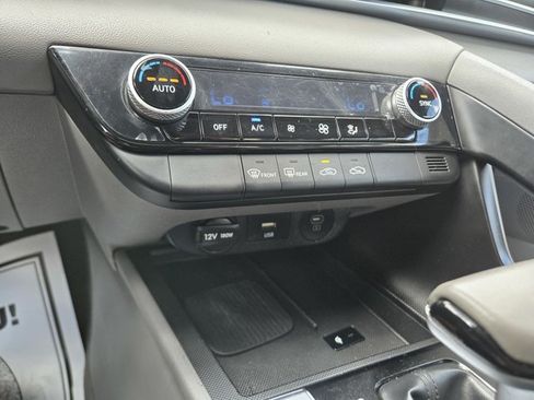 Used 2025 Hyundai Elantra Sport FWD image 11