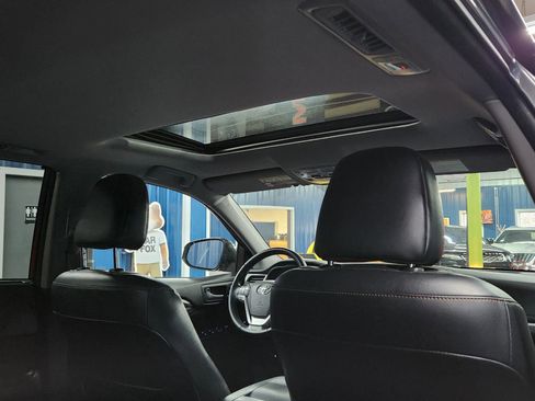 Used 2017 Toyota Highlander Limited image 19