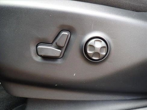 New 2025 Chrysler Pacifica Select image 14