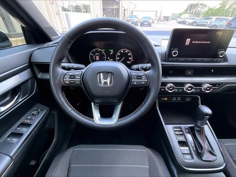 Used 2025 Honda CR-V Sport image 6