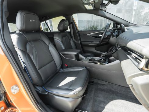 Used 2024 Buick Envista Sport Touring w/ Convenience I Package image 40