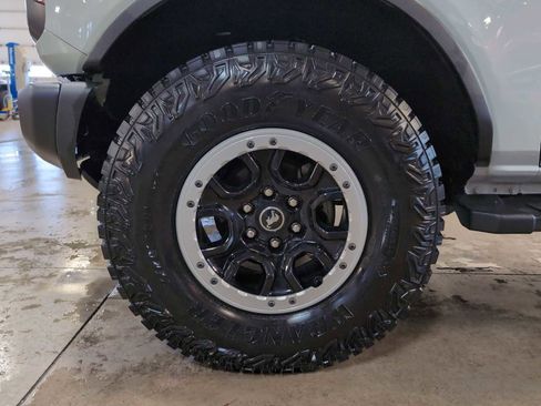 Used 2022 Ford Bronco Badlands w/ Sasquatch Package AWD/4WD image 32