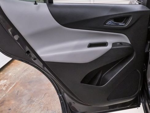 Used 2022 Chevrolet Equinox LS w/ LS Convenience Package FWD image 26
