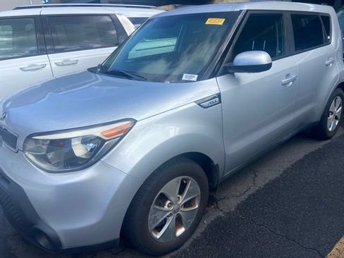 Used 2016 Kia Soul w/ Convenience Package FWD image 1