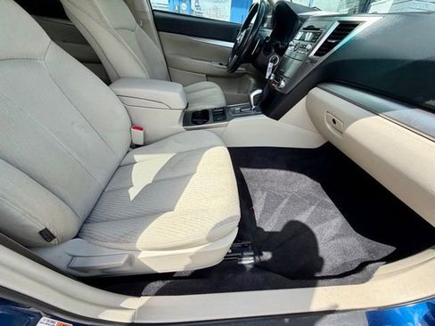 Used 2011 Subaru Outback 2.5i Premium image 18