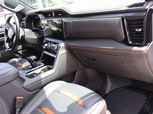 Certified 2025 GMC Sierra 1500 AT4 w/ Technology Package AWD/4WD image 8