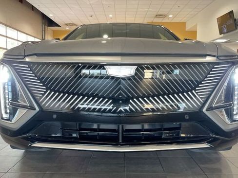 Certified 2024 Cadillac Lyriq Luxury image 9