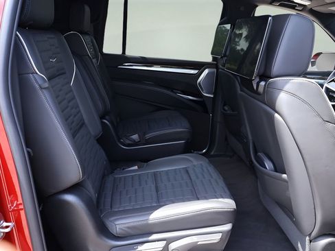 Used 2026 Cadillac Escalade ESV Platinum Sport w/ LPO, Floor Liner Package AWD/4WD image 18