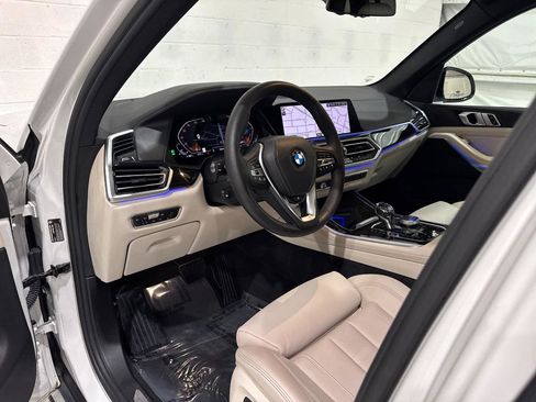 Used 2019 BMW X5 xDrive40i w/ Executive Package AWD/4WD image 32