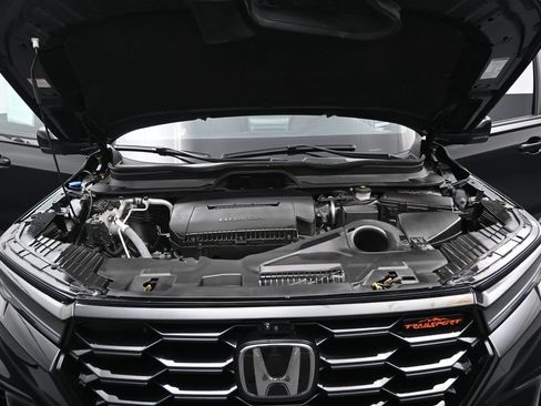 Used 2025 Honda Pilot TrailSport image 39