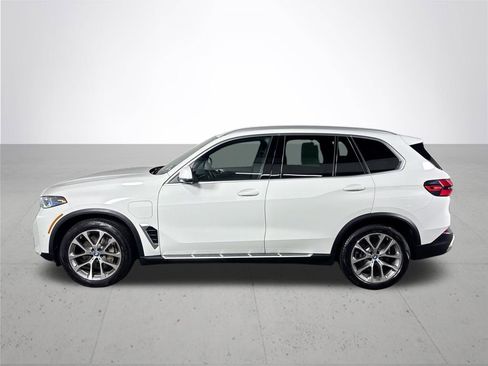 Used 2025 BMW X5 xDrive50e image 9