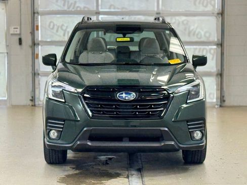 Used 2022 Subaru Forester Premium AWD/4WD image 2