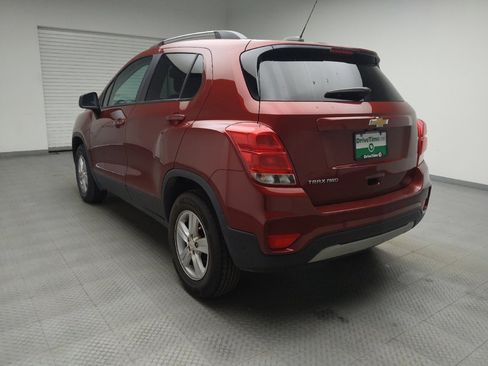 Used 2022 Chevrolet Trax LT w/ LT Convenience Package image 5