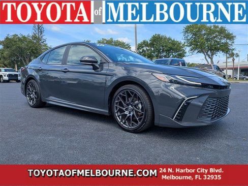Used 2025 Toyota Camry XSE image 1